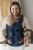 Niebieskie-nosidelko-ergonomiczne-Prime-Infinity-Love-czarne-serca1.webp