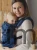 Niebieskie-nosidelko-ergonomiczne-Prime-Infinity-Love-czarne-serca.webp